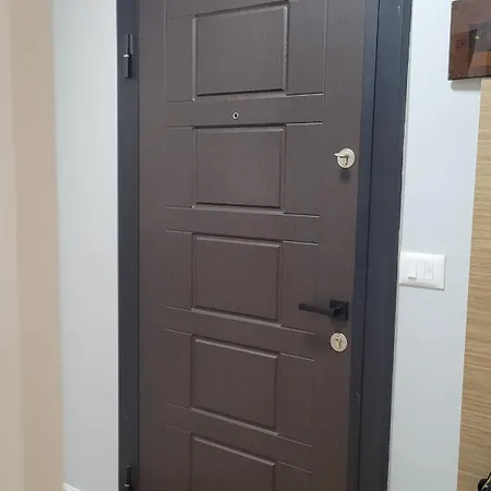 Cozy 2 Bedroom In Myslym Shyri * Tirana