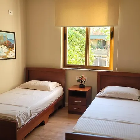 Apartamento Cozy 2 Bedroom In Myslym Shyri Tirana