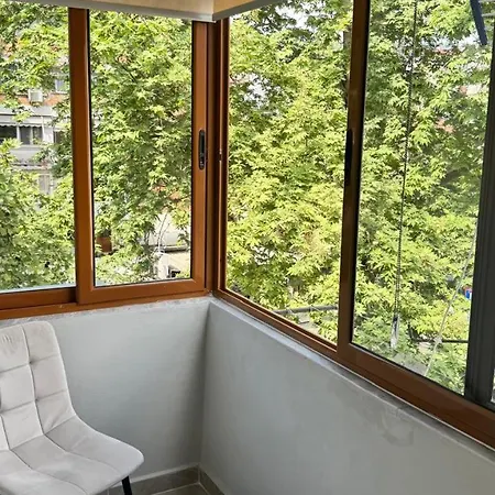 Cozy 2 Bedroom In Myslym Shyri Apartamento *