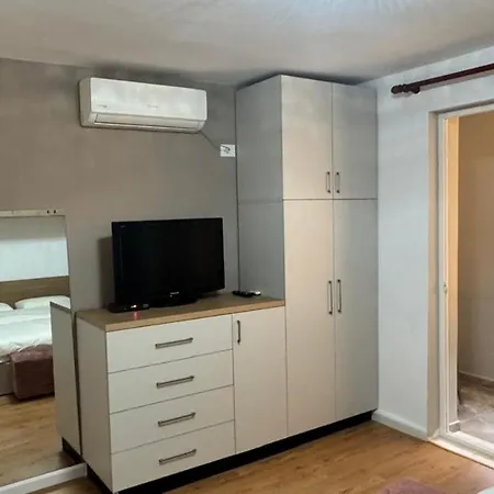 Cozy 2 Bedroom In Myslym Shyri Apartamento Tirana