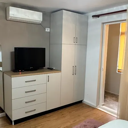 Cozy 2 Bedroom In Myslym Shyri Tirana