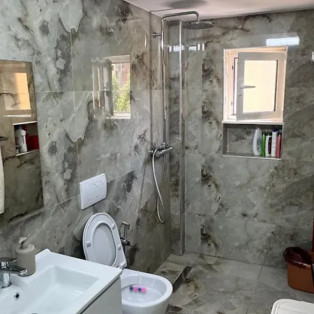 Cozy 2 Bedroom In Myslym Shyri Apartamento Tirana