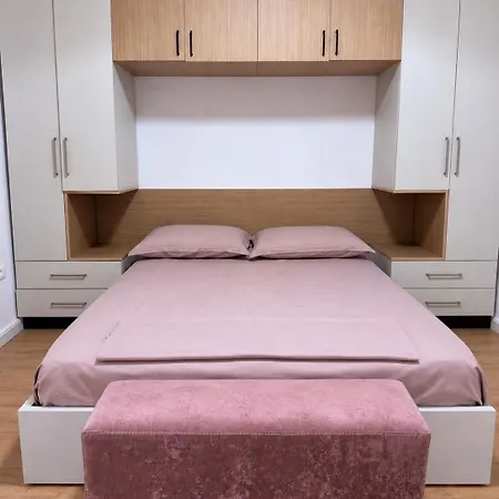 Cozy 2 Bedroom In Myslym Shyri * Τίρανα