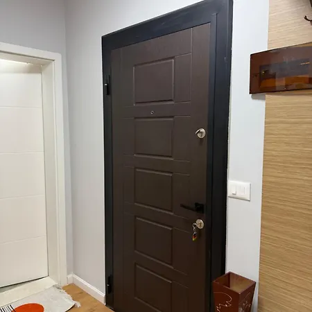 Cozy 2 Bedroom In Myslym Shyri Appartamento Tirana