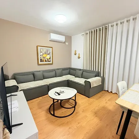 Διαμέρισμα Cozy 2 Bedroom In Myslym Shyri Τίρανα