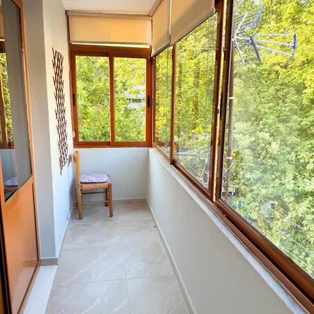 Cozy 2 Bedroom In Myslym Shyri Διαμέρισμα *