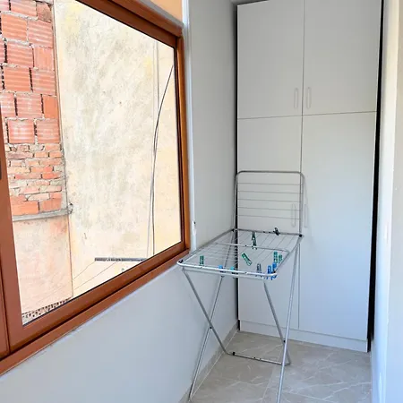 Cozy 2 Bedroom In Myslym Shyri Appartamento