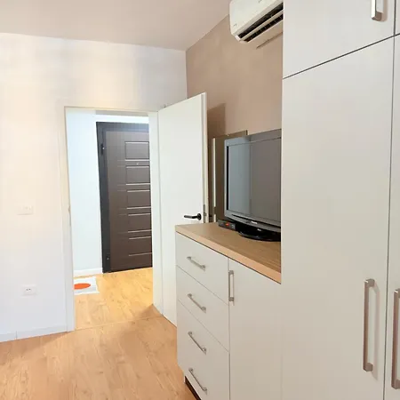 Διαμέρισμα Cozy 2 Bedroom In Myslym Shyri *