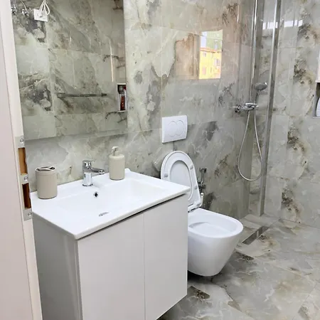 Cozy 2 Bedroom In Myslym Shyri Διαμέρισμα